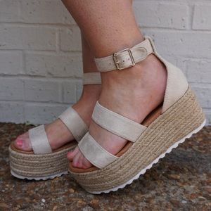 Nude espadrilles